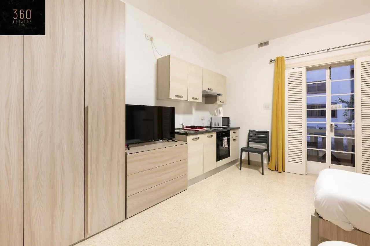 Spacious Num1 House In Swieqi - Sleeps 18 W/Wifi By 360 Estates Apartment Is-Swieqi