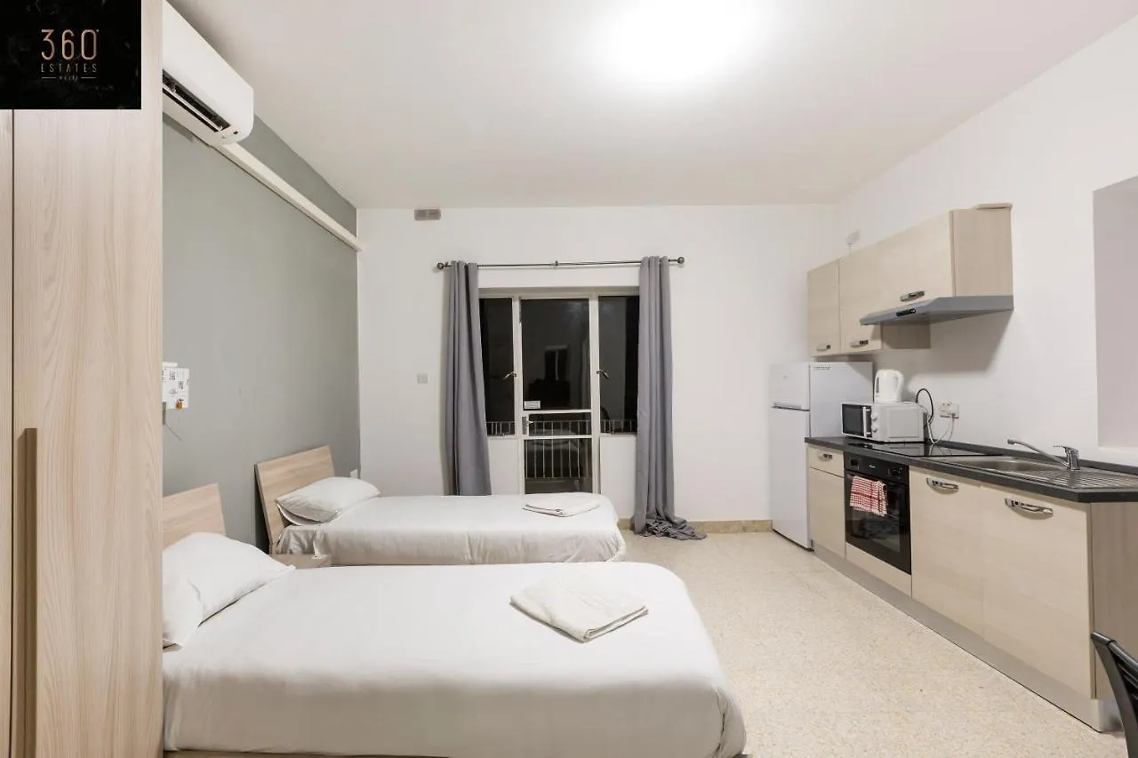 Spacious Num1 House In Swieqi - Sleeps 18 W/Wifi By 360 Estates Apartment Is-Swieqi 0*,  Malta