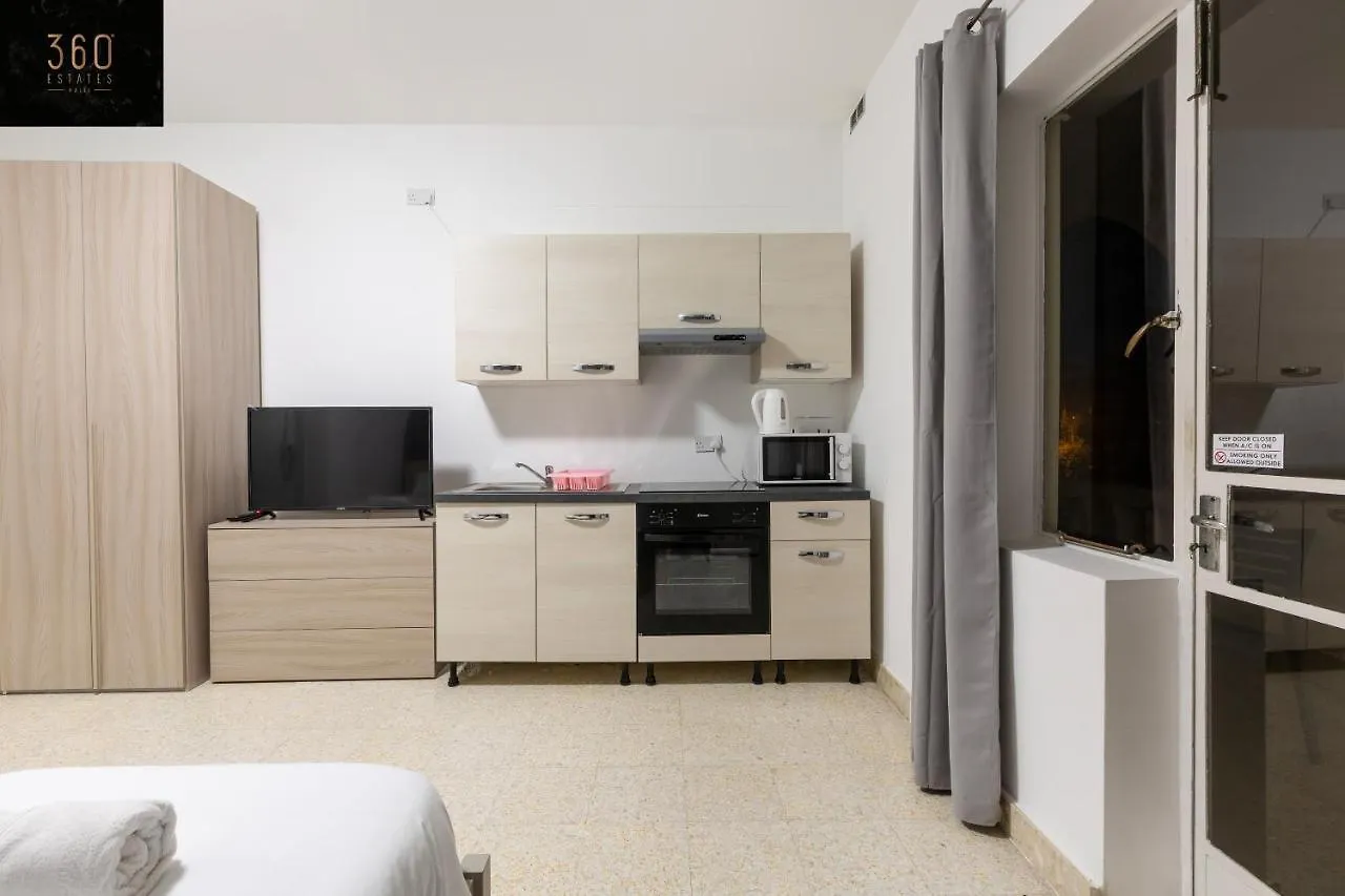 Spacious Num1 House In Swieqi - Sleeps 18 W/Wifi By 360 Estates Apartment Is-Swieqi 0*,