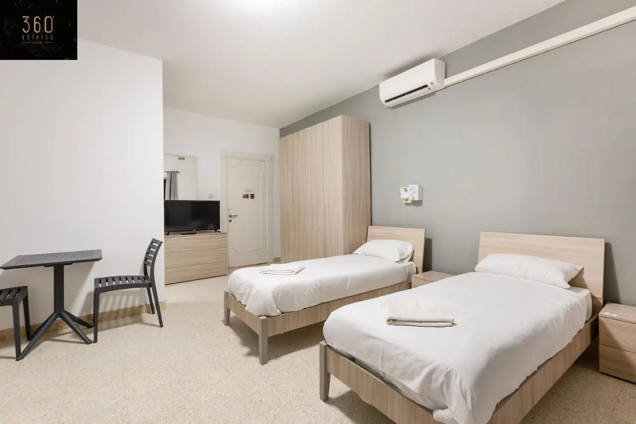 Spacious Num1 House In Swieqi - Sleeps 18 W/Wifi By 360 Estates Apartment Is-Swieqi 0*,  Malta