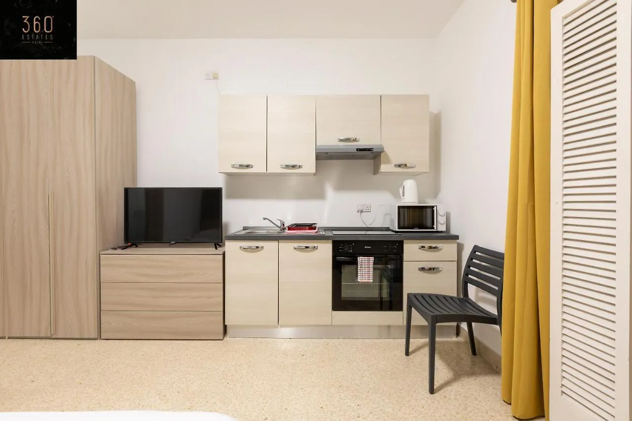 Spacious Num1 House In Swieqi - Sleeps 18 W/Wifi By 360 Estates Apartment Is-Swieqi
