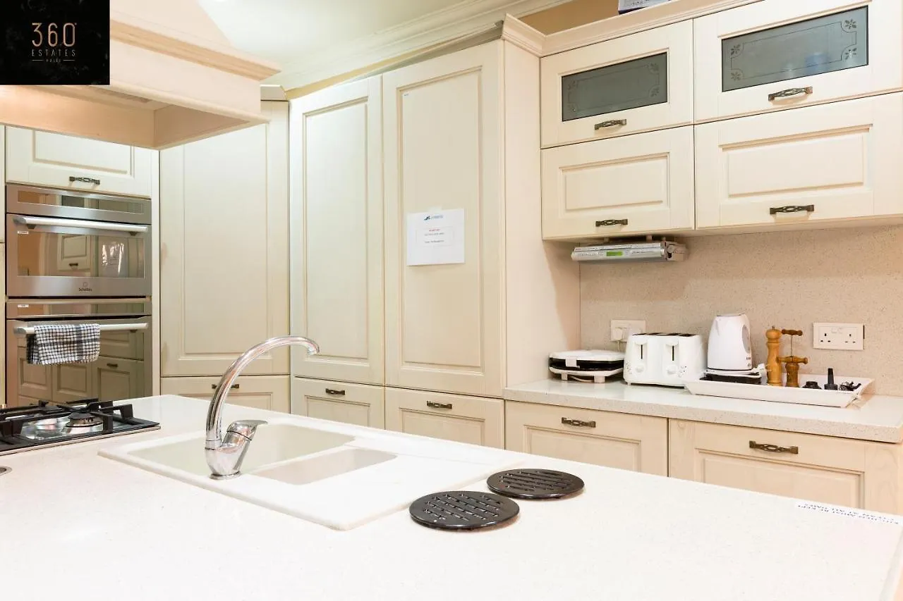 Spacious Num1 House In Swieqi - Sleeps 18 W/Wifi By 360 Estates Apartment Is-Swieqi 0*,  Malta
