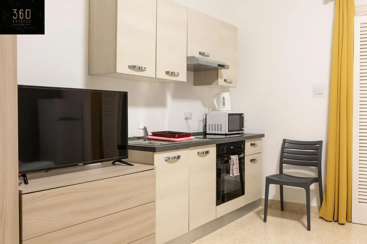 Spacious Num1 House In Swieqi - Sleeps 18 W/Wifi By 360 Estates Apartment Is-Swieqi 0*,